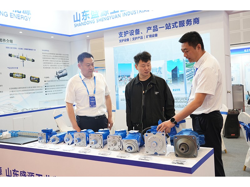 0424濟(jì)寧能源集團(tuán)兩家企業(yè)亮相第23屆太原煤展會(huì)（郝曉霞）