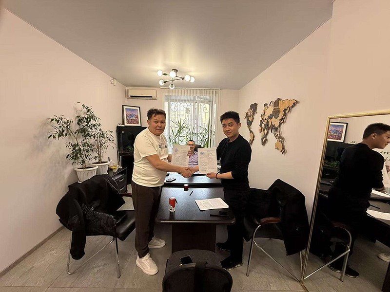 0402山東盛源與哈薩克斯坦天狼星公司簽署戰(zhàn)略合作協(xié)議（趙繪）