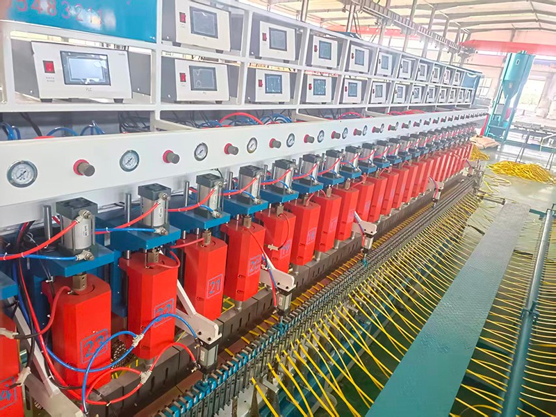 1111山東盛源井下用鋼塑復(fù)合網(wǎng)試產(chǎn)成功(任明明)